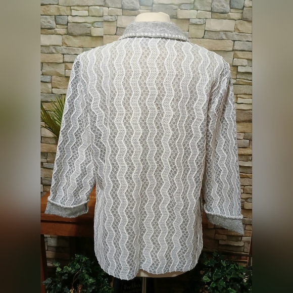 ALFRED DUNNER Eskimo Kiss Chic Gray and White Textured Cardigan Sz 16 - Picture 2 of 4